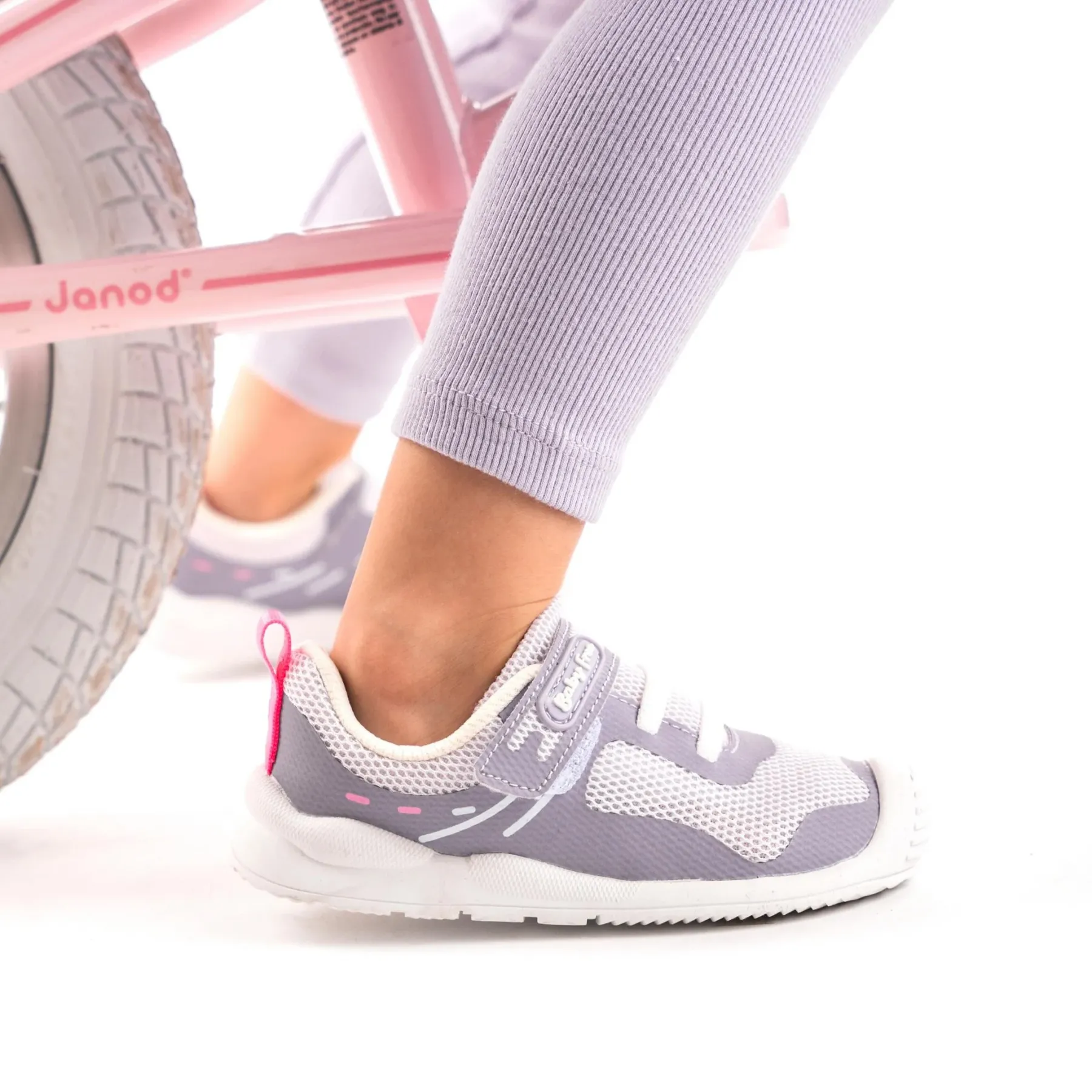 Pantofi primii pasi sport, fete, bebelusi, adidasi, tenisi, talpa flexibila Pantofi primii pasi sport, fete, bebelusi, adidasi, tenisi, talpa flexibila