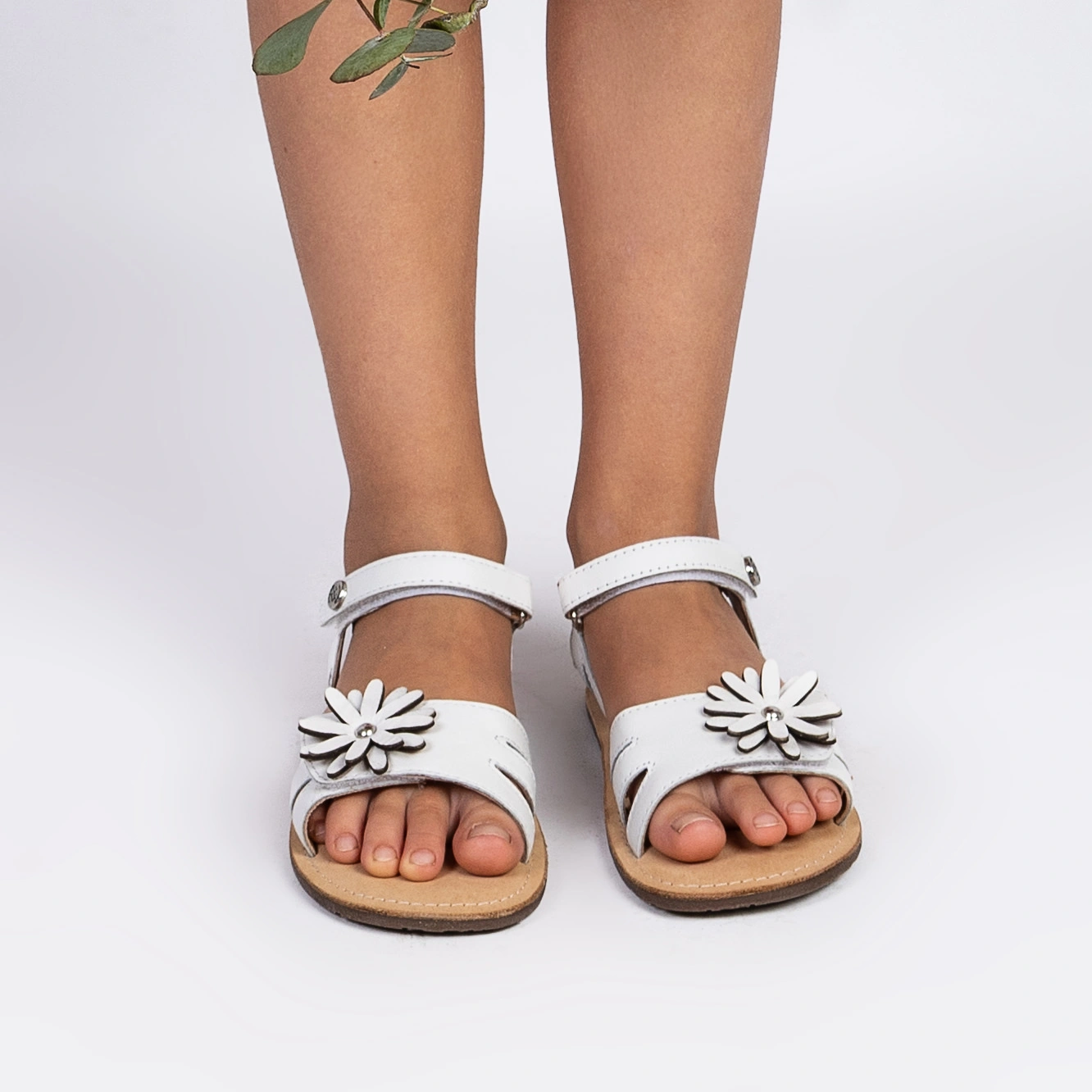 Sandale barefoot pentru copii fete, piele naturala, talpa flexibila antiderapanta, floare alb, Chetto Sandale barefoot pentru copii fete, piele naturala, talpa flexibila antiderapanta, floare alb, Chetto