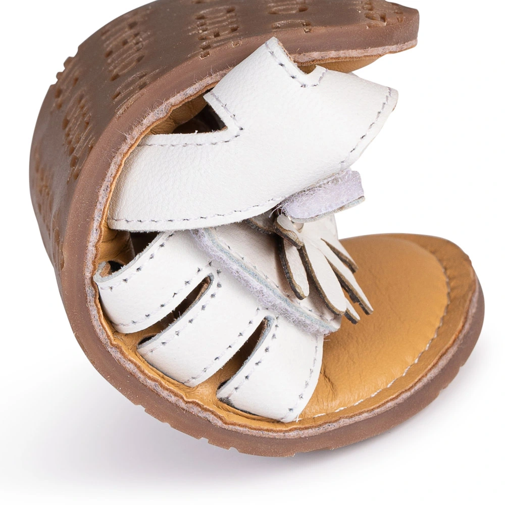 Sandale barefoot copii, fete, piele naturala, alb, talpa flexibila, Chetto, floare Sandale barefoot copii, fete, piele naturala, alb, talpa flexibila, Chetto, floare