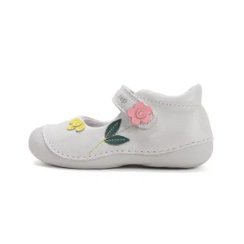Pantofi primii pasi DD Step decupati, fete, talpa ultraflexibila, calcai intarit, alb floricele